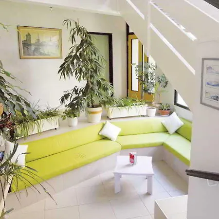 La Rochelle Beaulieu 2* Пюильборо