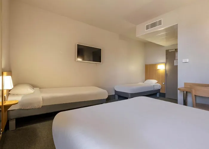 Hotel La Rochelle Beaulieu 2*